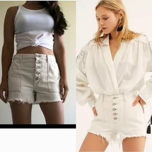 We the Free by Free People Jesse Cream Carpenter Distressed Shorts Size 30